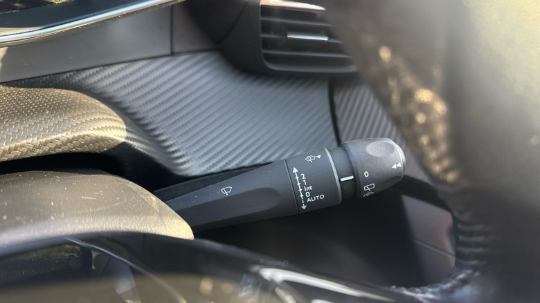 Peugeot 2008 1.2 PureTech Allure Premium 5dr Petrol Estate